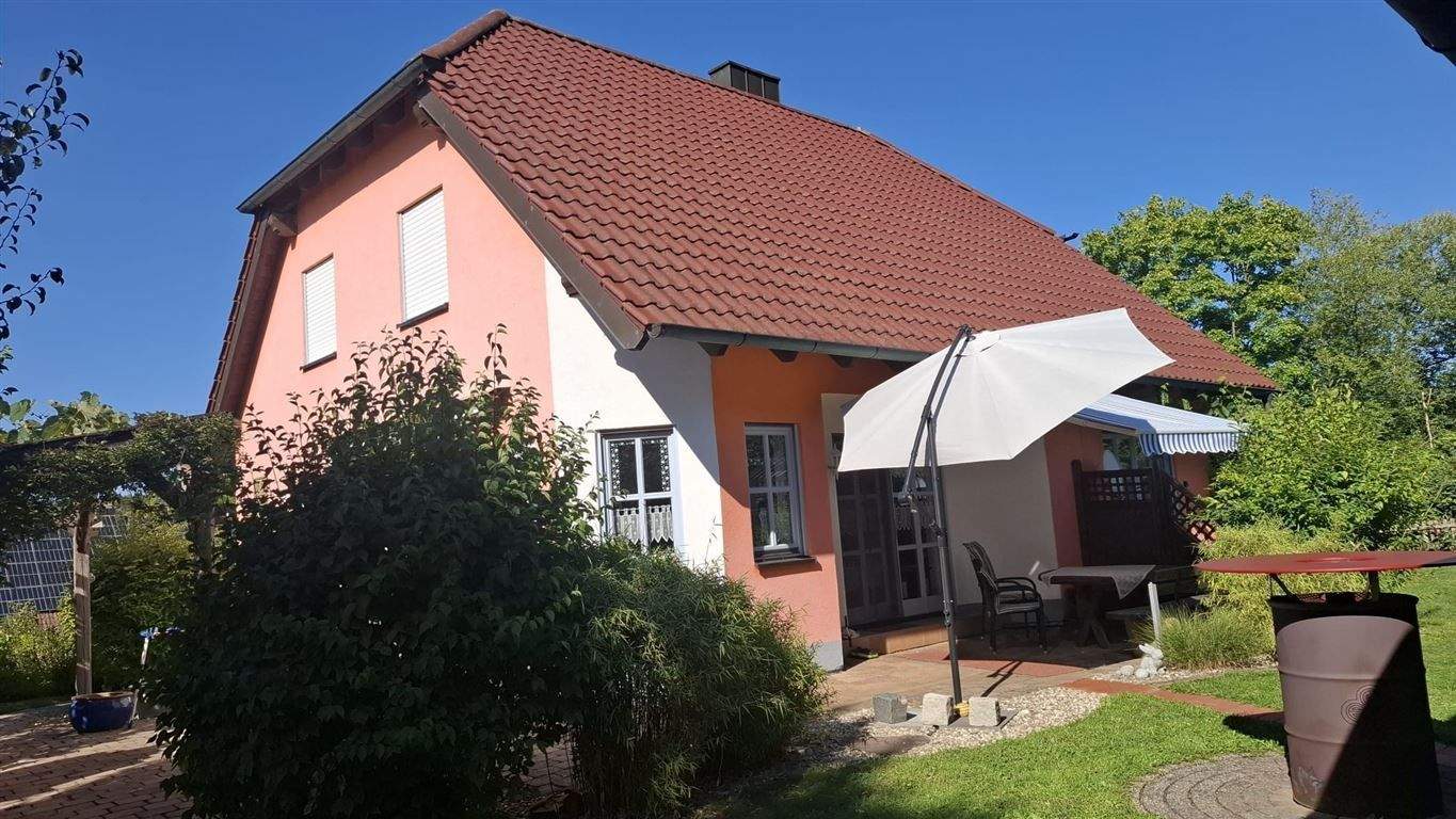 # Ankommen und Zuhause sein! Kinderparadies mit vielen Obstbäumen im Garten! Frei ab August 2026! – Zapfendorf – Vorschaubild 2