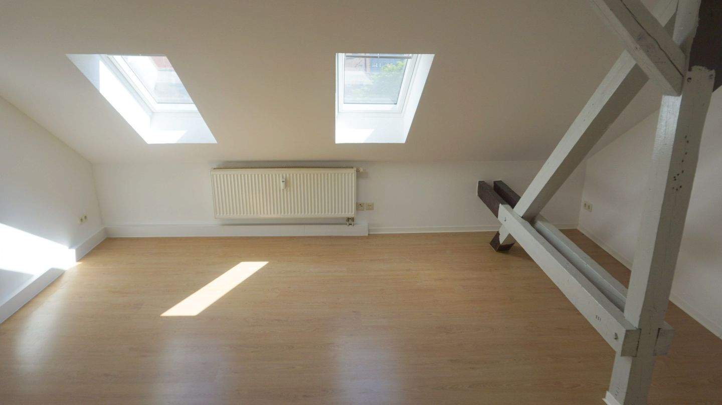 JUNGE PÄRCHEN UND SINGLES AUFGEPASST - Dachgeschoss-Wohnung sucht neue Mieter – Erfurt – Vorschaubild 4