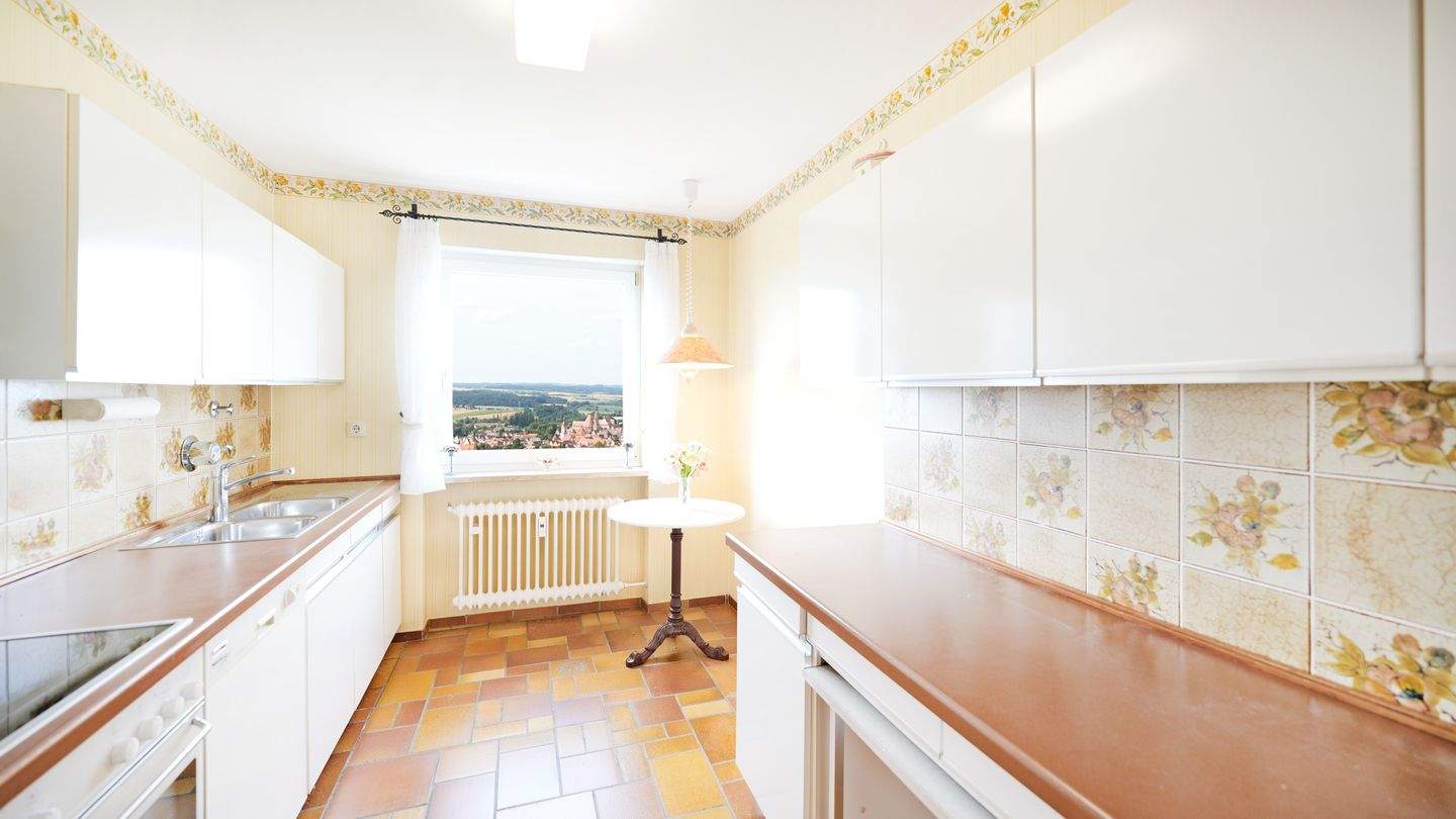 Ruhige 3-Zimmer-Wohnung mit Weitblick, großer Loggia und Garage in Weißenburg (Ludwigshöhe) – Weißenburg in Bayern – Vorschaubild 9
