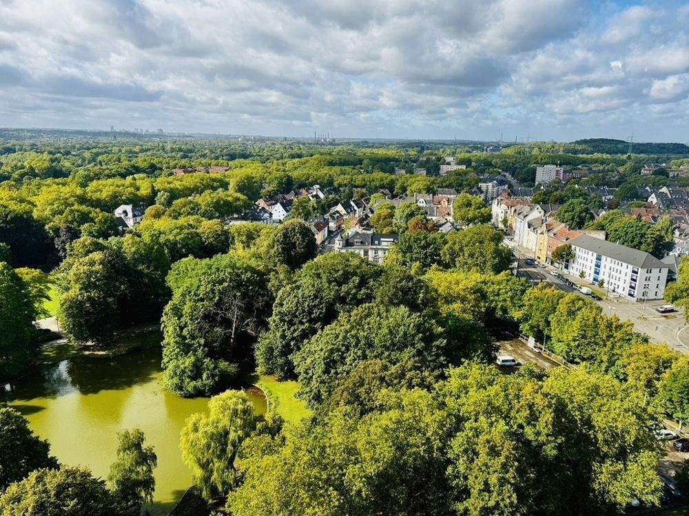 VERKAUFT!!! Komfortables Apartment in Exklusiver Lage und schöner Aussicht in den Stadtgarten und das Ruhrgebiet – Gelsenkirchen – Bild 1 von 9