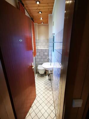Einfamilienhaus in Berlin-Rudow (bezugsfrei) – 4 Zi. ca. 109 m² Wohnfläche plus ca. 56 m² Souterrain – 12357 Berlin – Vorschaubild 8