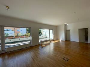 Rarität: Exklusive 3,5 Zimmer-Penthouse-Wohnung mit traumhaftem Ausblick – 93053 Regensburg – Vorschaubild 2