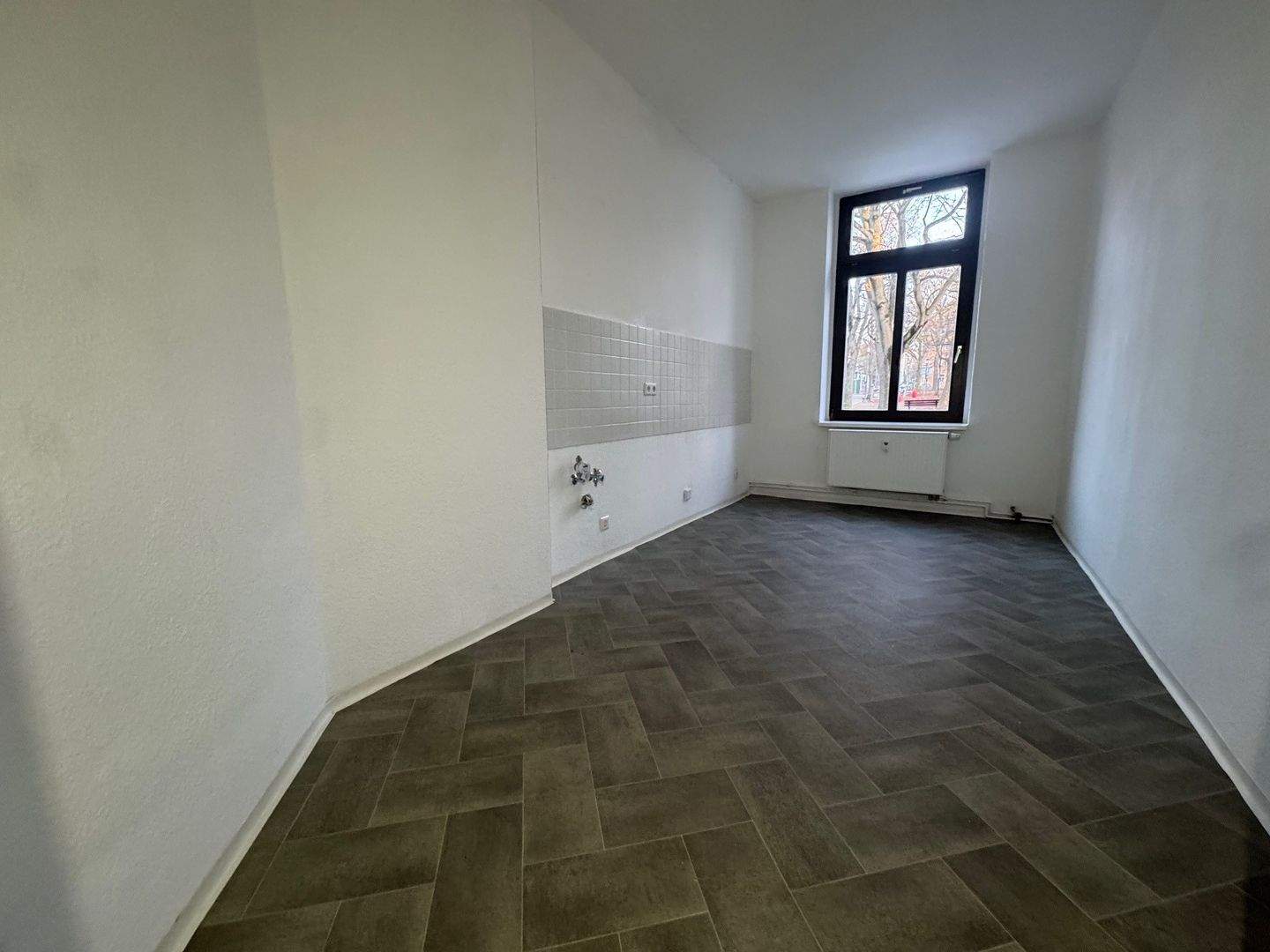 TOP Whg. mit modernen Laminat - große Küche u.v.m. – Chemnitz – Vorschaubild 5