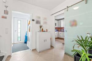 Familiengerechtes und lichtdurchflutetes Einfamilienhaus mit Doppelgarage und Garten in bester Lage – 12355 Berlin – Vorschaubild 3