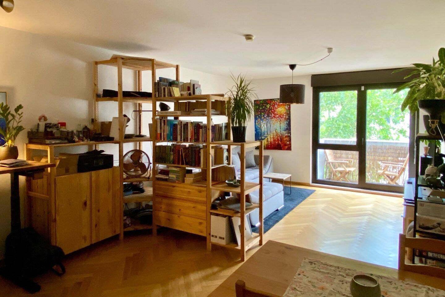 Wohnen in Toplage! 2-Zimmer-Wohnung mit 2 Balkonen sowie TG-Stellplatz – München – Vorschaubild 3