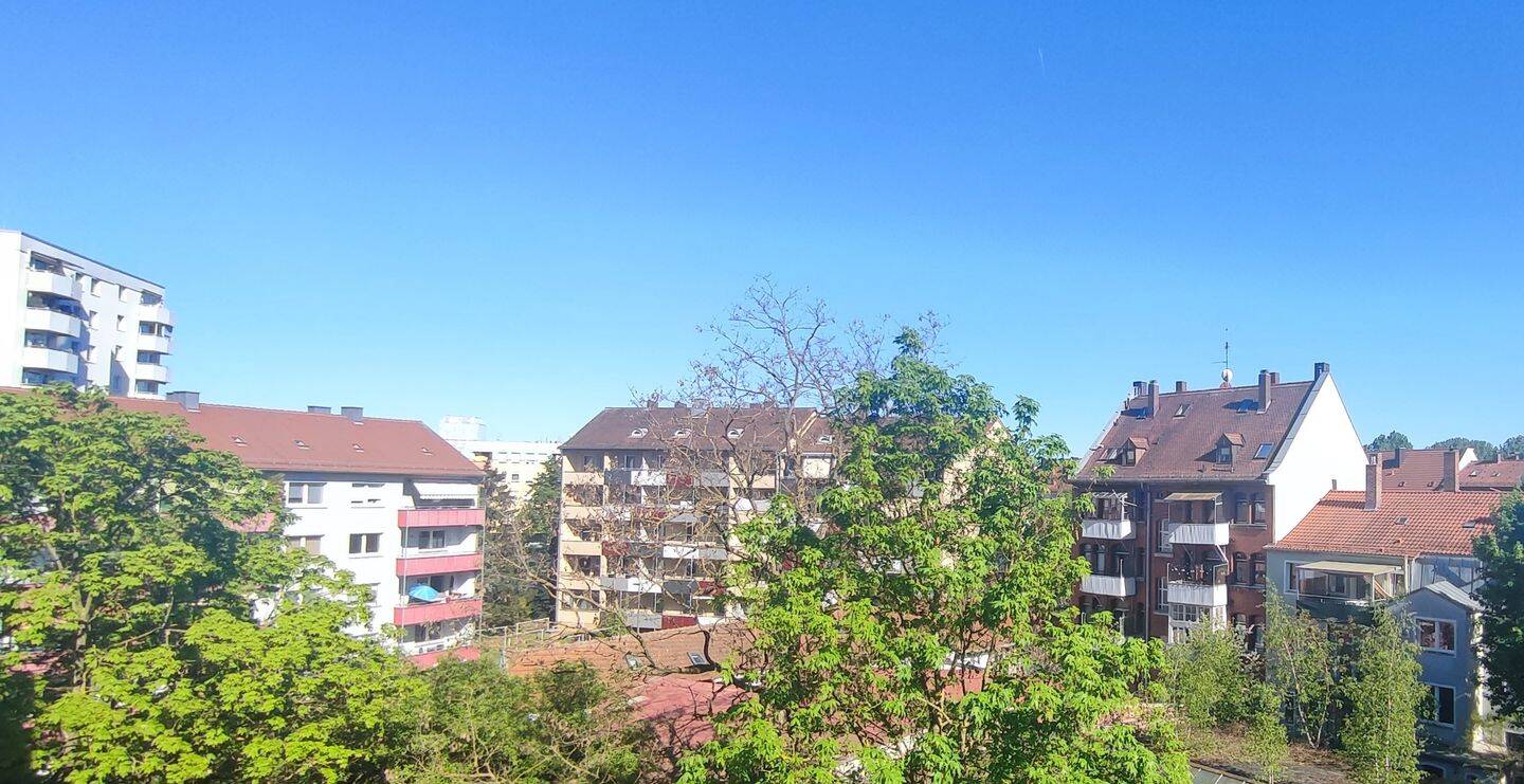 2,5-Zimmer-Maisonette mit Süd-Balkon am Pegnitzgrund