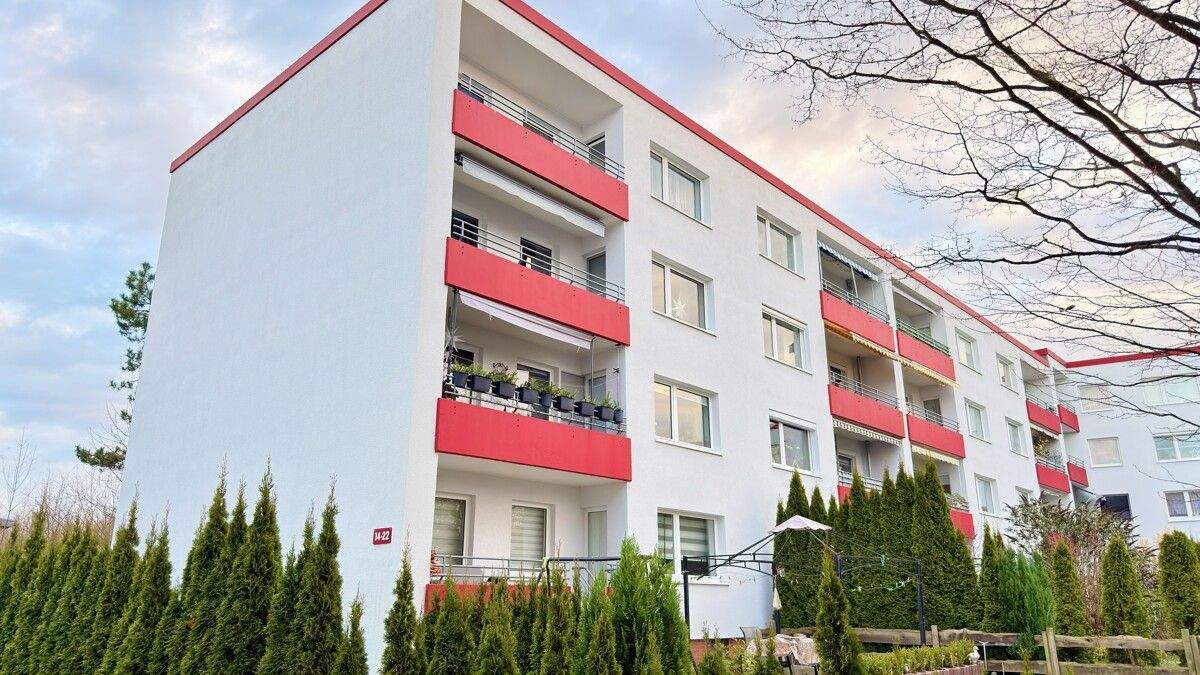 Charmante 4-Zimmer-Wohnung in grüner Lage nahe dem Teich – Kiel – Bild 1 von 9
