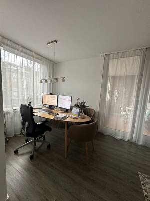 Helle 2-Zimmer-Wohnung mit ca. 72 m², Einbauküche, Wintergarten/Balkon & Garagenstellplatz – 50735 Köln – Vorschaubild 6