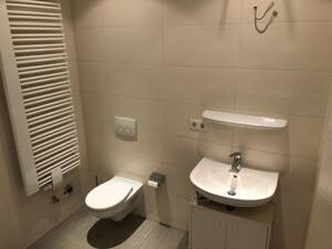 Wohnen nahe Zentrum: Attraktive 2-Raum-Wohnung mit Einbauküche – 8056 Zwickau – Vorschaubild 3