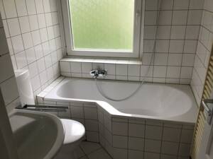 Renovierte 2,00-Zimmer-Erdgeschoss-Wohnung Nähe Kaufhof – 23564 Lübeck – Vorschaubild 5