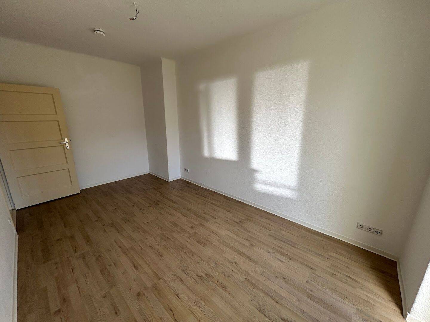 Nicht lang überlegen! Geräumige 2-Zimmer-Wohnung mit Balkon! – Magdeburg – Vorschaubild 7