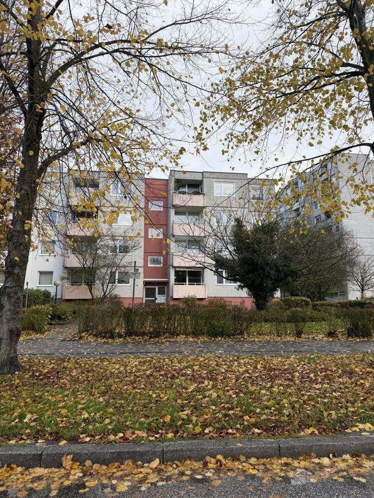 Gut geschnittene, renovierungsbedürftige 3-Zimmerwohnung in Kiel Mettenhof – Kiel – Vorschaubild 2