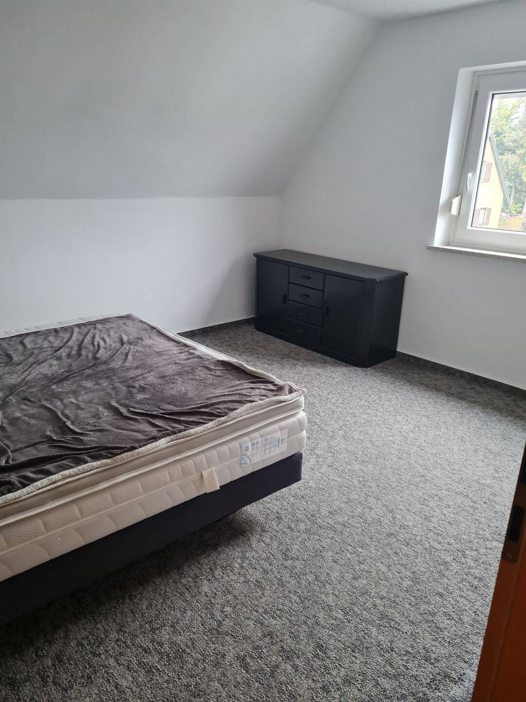 Schöne und helle 3 Zimmerwohnung (knapp 70 qm) in schöner Lage mit Schwedenofen – München – Vorschaubild 6