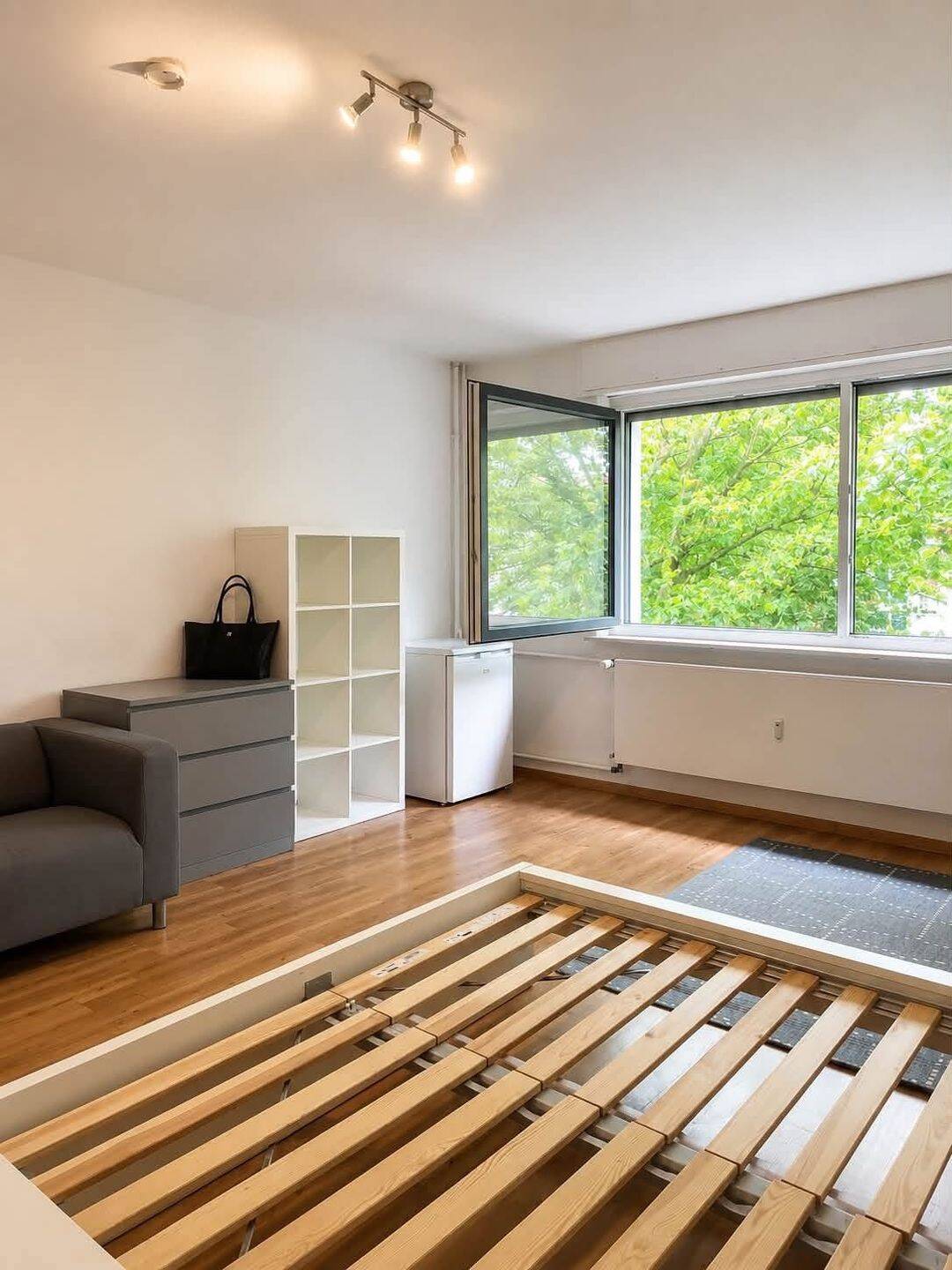 Gemütliches Zimmer in Frauen WG: Vollmöbliert