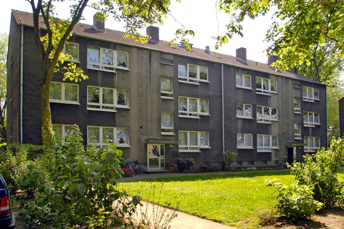 Frisch sanierte Balkonwohnung sucht neuen Mieter - mit neuem Vinyl und neuem Bad – Duisburg – Bild 1 von 9
