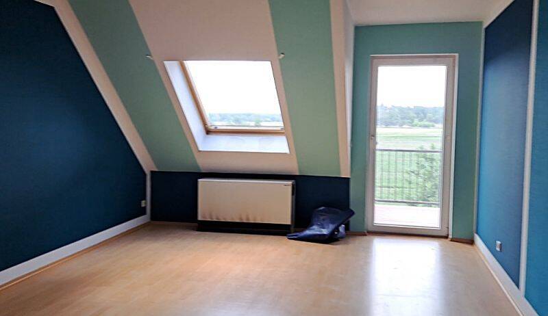 Helle Dachgeschosswohnung mit Gästetoilette und Balkon! – Großenhain – Vorschaubild 5