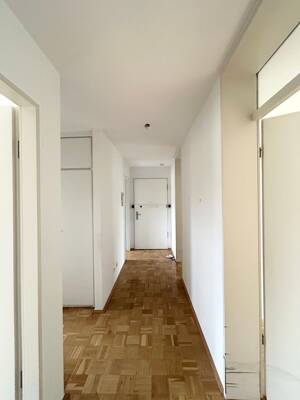 Lindenthal: Exklusive 3-Zimmer-Balkonwohnung in Top-Lage inkl. Tiefgaragenplatz! – 50935 Köln – Vorschaubild 4