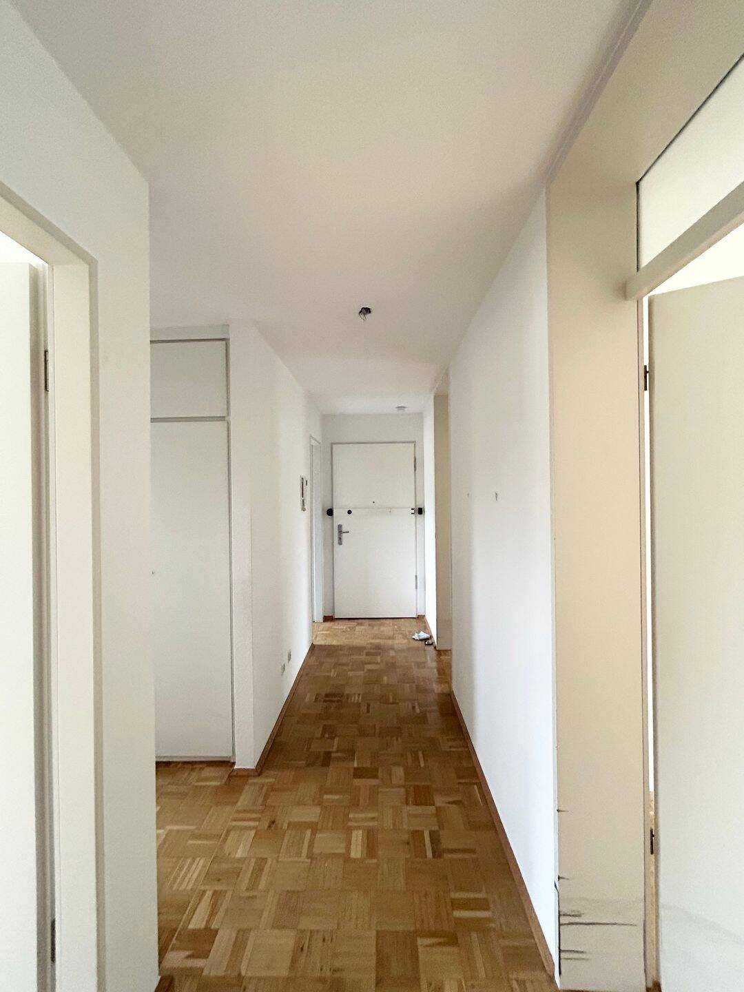 Lindenthal: Exklusive 3-Zimmer-Balkonwohnung in Top-Lage inkl. Tiefgaragenplatz! – Köln – Vorschaubild 4