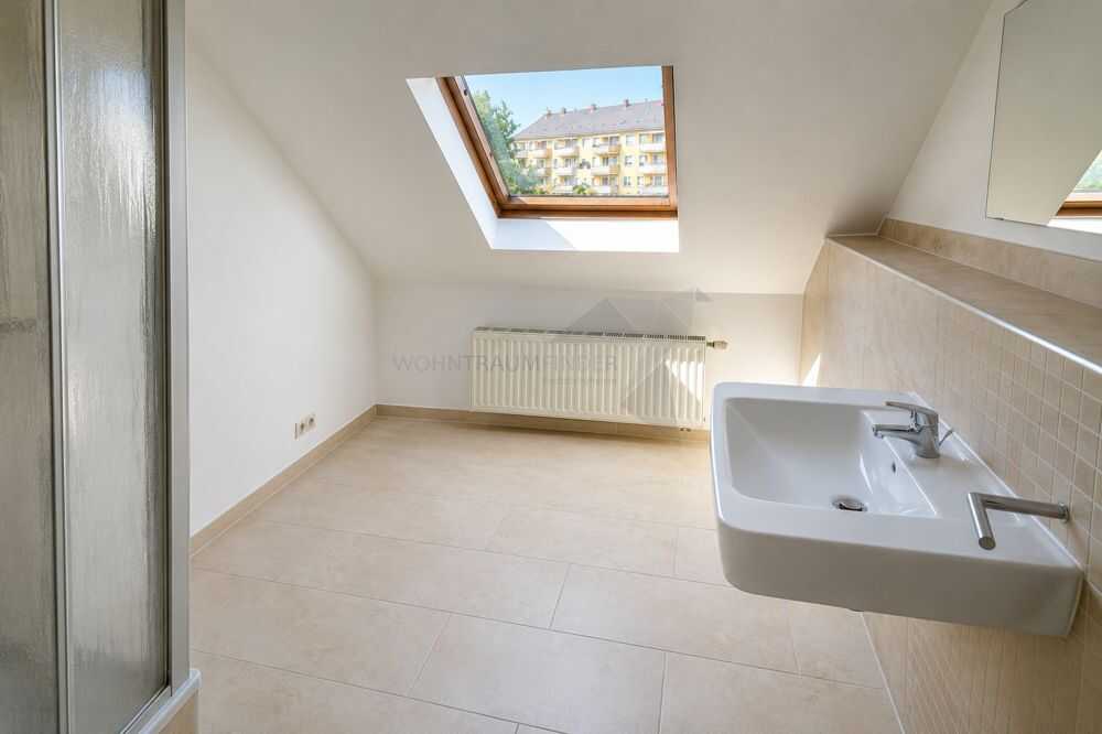 Romantische 3-Raum-Maisonette-Wohnung mit Tageslichtbad, Gäste-WC und Einbauküche in C-Ebersdorf – Chemnitz – Vorschaubild 8