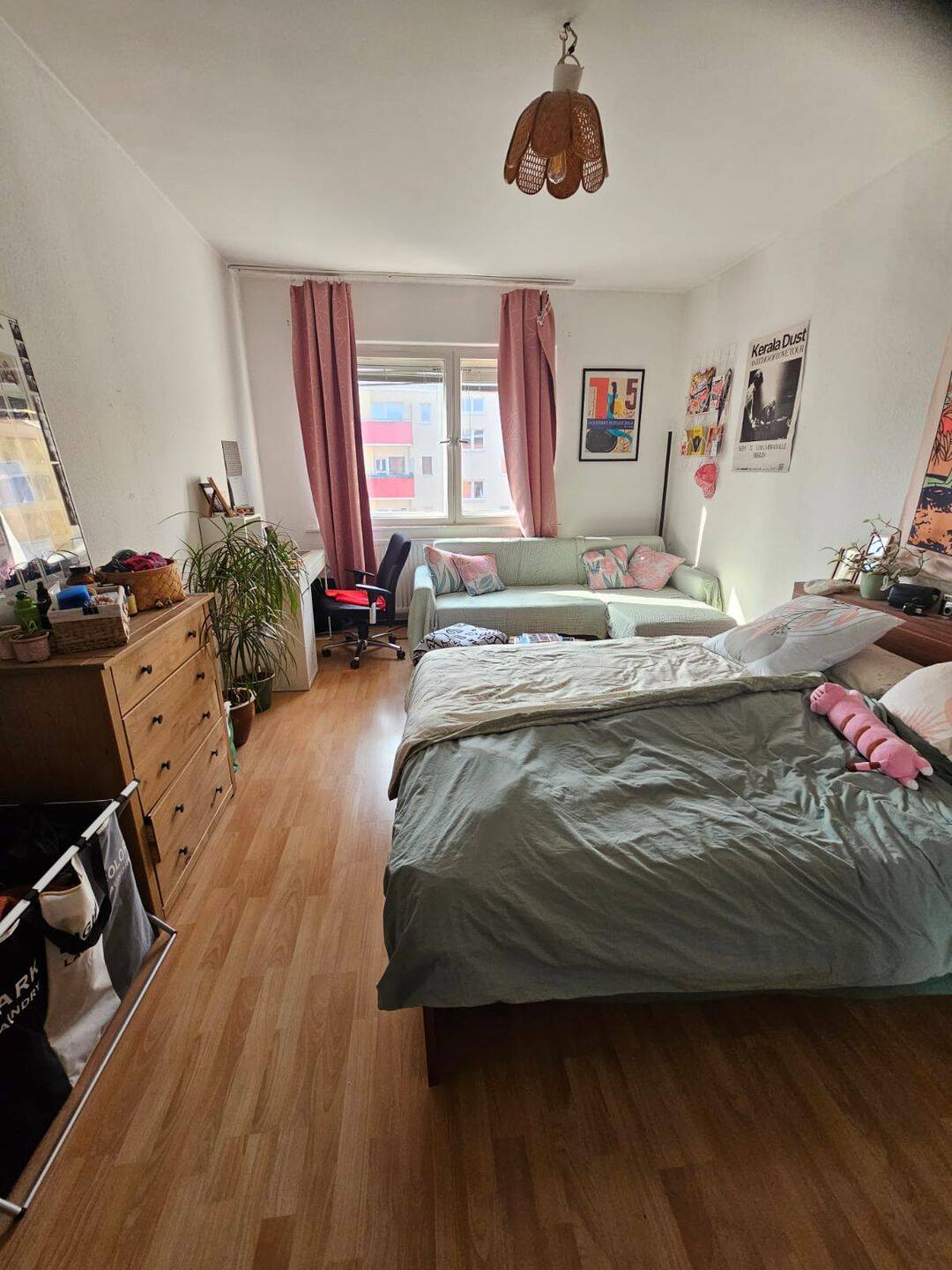 Schön Sonnig wohnen - Drei-Zimmer-Wohnung mit Westbalkon – Berlin – Bild 1 von 9