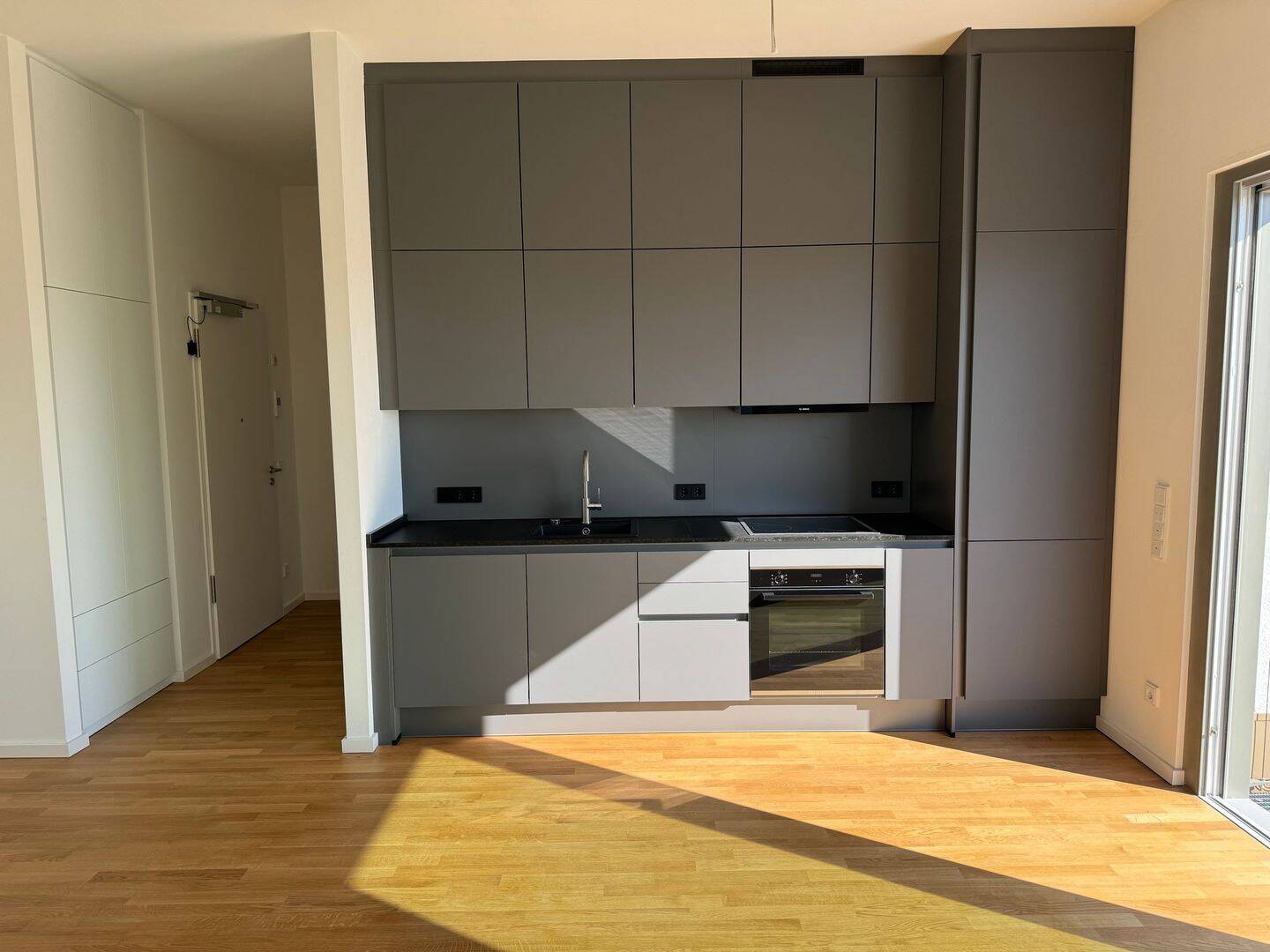 TOP * 3 Zimmer Penthouse * Terrasse Süd-/West * Einbauküche * Einbauschränke * TG SP – Berlin – Vorschaubild 6