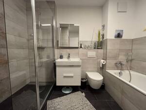 Einziehen und Wohlfühlen: Moderne 3-Zimmer-Wohnung mit zwei Balkonen, Klimaanlage und TG-Platz – 63071 Offenbach am Main – Vorschaubild 7