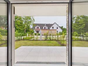 Einziehen oder vermieten? Gehobene 2-Zimmer-Wohnung mit Terrasse und Garten – 23570 Lübeck – Vorschaubild 3