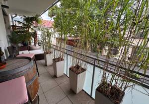 "Altersgerechter Wohnkomfort in bester Lage - 2,5 Zimmer, Aufzug, TG, edle Ausstattung & Garten" – 70567 Stuttgart – Vorschaubild 1