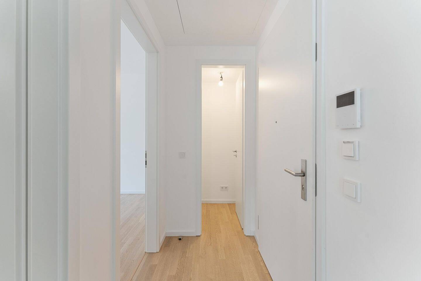 Traumhafte Zwei-Zimmer Wohnung an East Side Gallery und Spree, provisionsfrei zu vermieten – Berlin – Vorschaubild 7