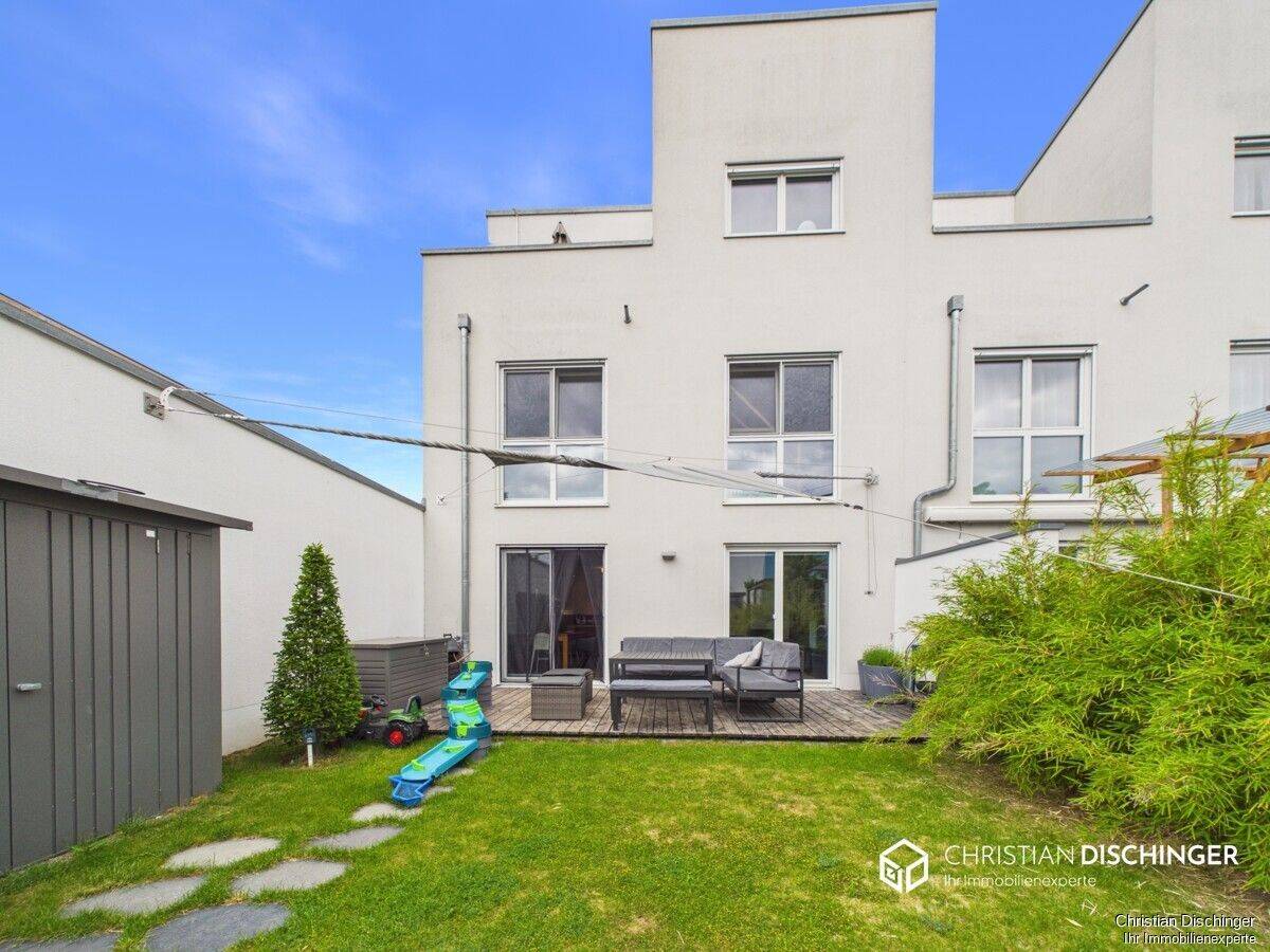 Modernes Stadthaus mit Dachterrasse, PV-Anlage & familienfreundlichem Grundriss