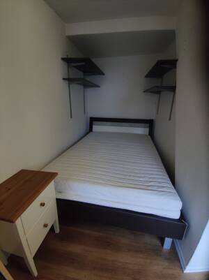 einfache Dachgeschosswohnung, 45m2 Grundfläche, ca. 34,5 m2 an liebe nicht rauchende Dame zu vermieten – 51109 Köln – Vorschaubild 6