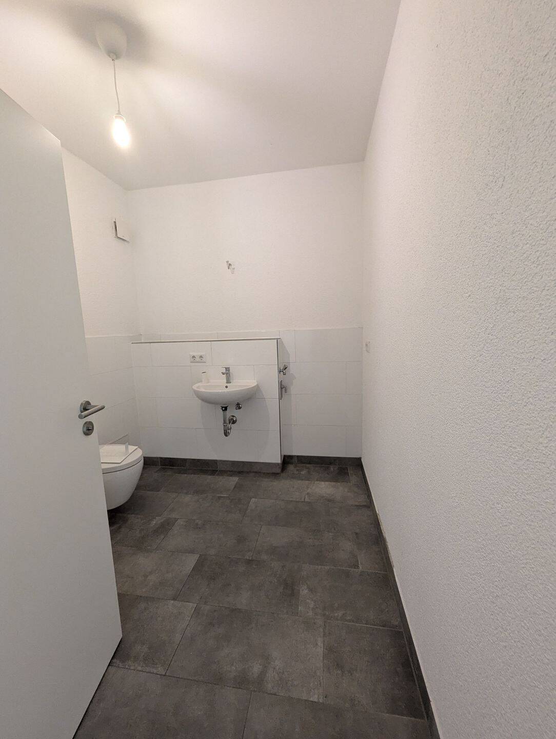 ++++TRAUMWOHNUNG+3 RAUM MIT TERRASSE+BAD M. DUSCHE u. BADEWANNE+FBH+LIFT++UVM.+++ – Leipzig – Vorschaubild 3