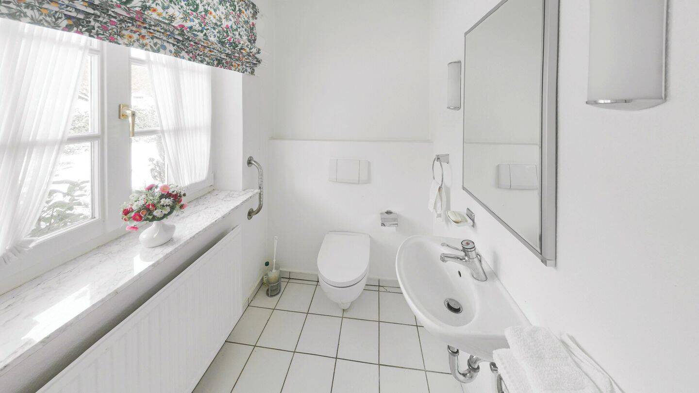 RESERVIERT! Exklusives Wohnen in Oberneuland - Freistehendes Einfamilienhaus mit Kamin und Garage – Bremen – Vorschaubild 8