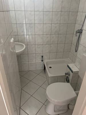 Gut geschnittene 2-Zimmerwohnung zu vermieten! – 60433 Frankfurt am Main – Vorschaubild 3
