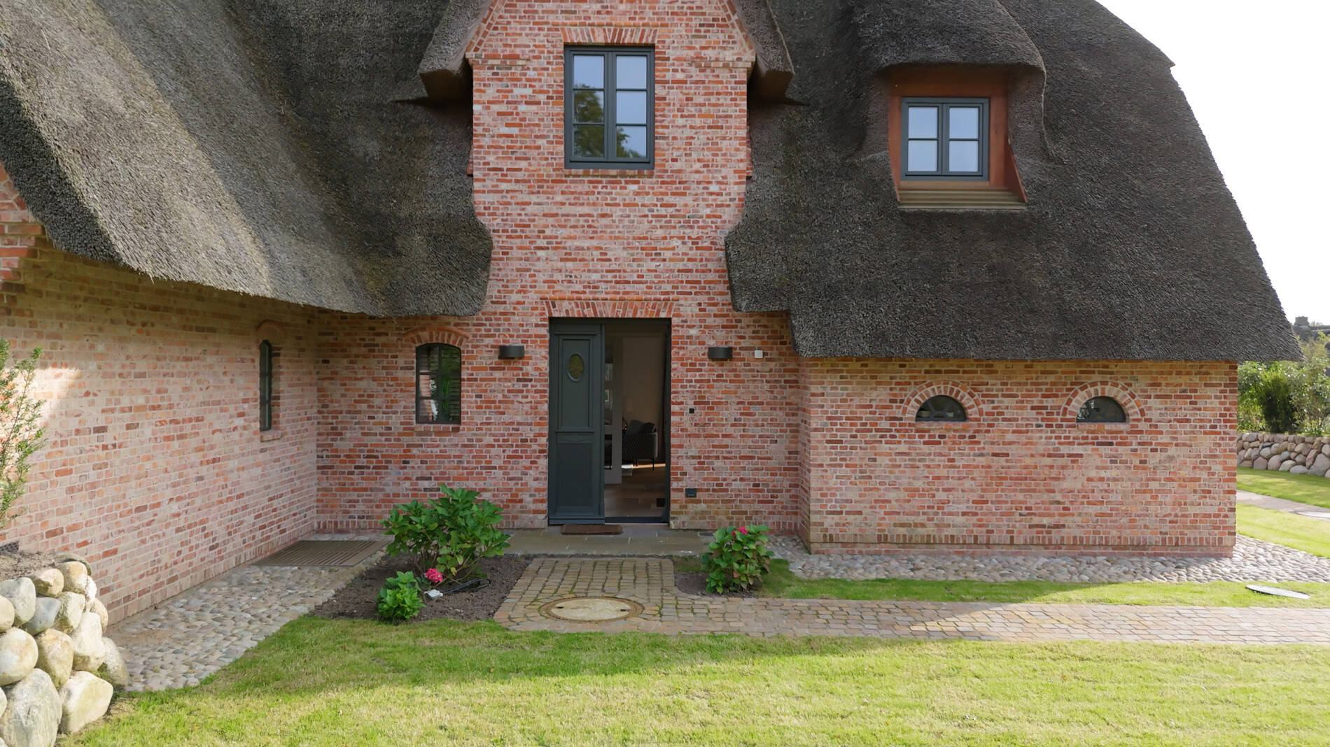 Exklusives Wohnen auf Sylt! Luxuriöse Doppelhaushälfte in Archsum zur Miete – Sylt – Vorschaubild 2