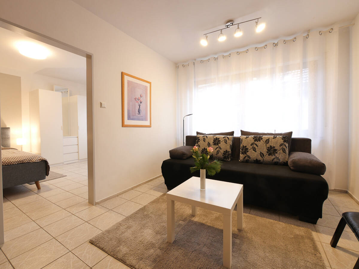 ruhiges 2-Zimmer-Apartment in Stuttgart-Münster - WOHNEN AUF ZEIT – 70327 Stuttgart – Bild 1 von 9