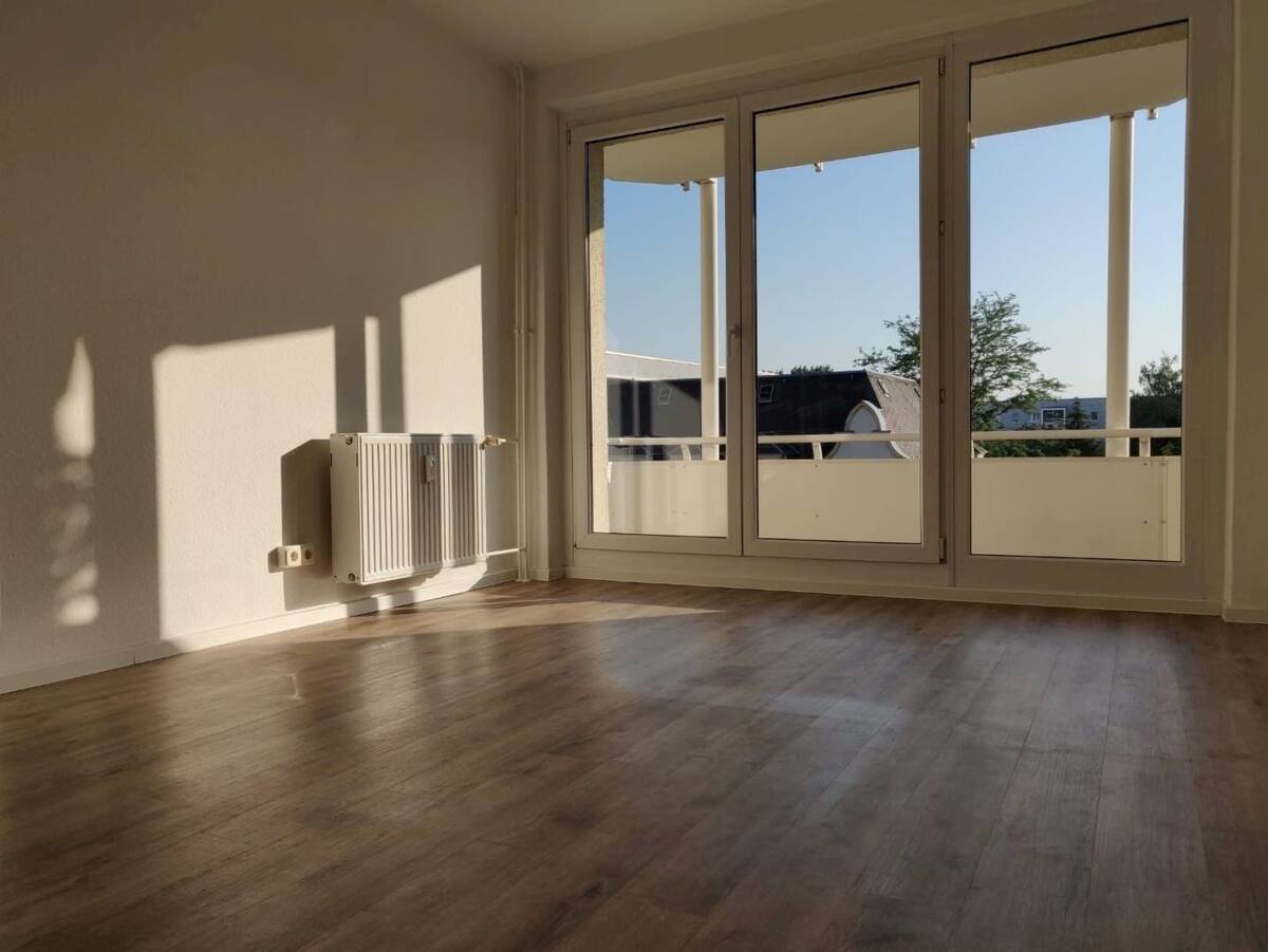 sonnige, ruhige 3-Zimmer Eigentumswohnung mit Balkon in Tolkewitz/ Seidnitz-Nord – 1279 Dresden – Bild 1 von 9