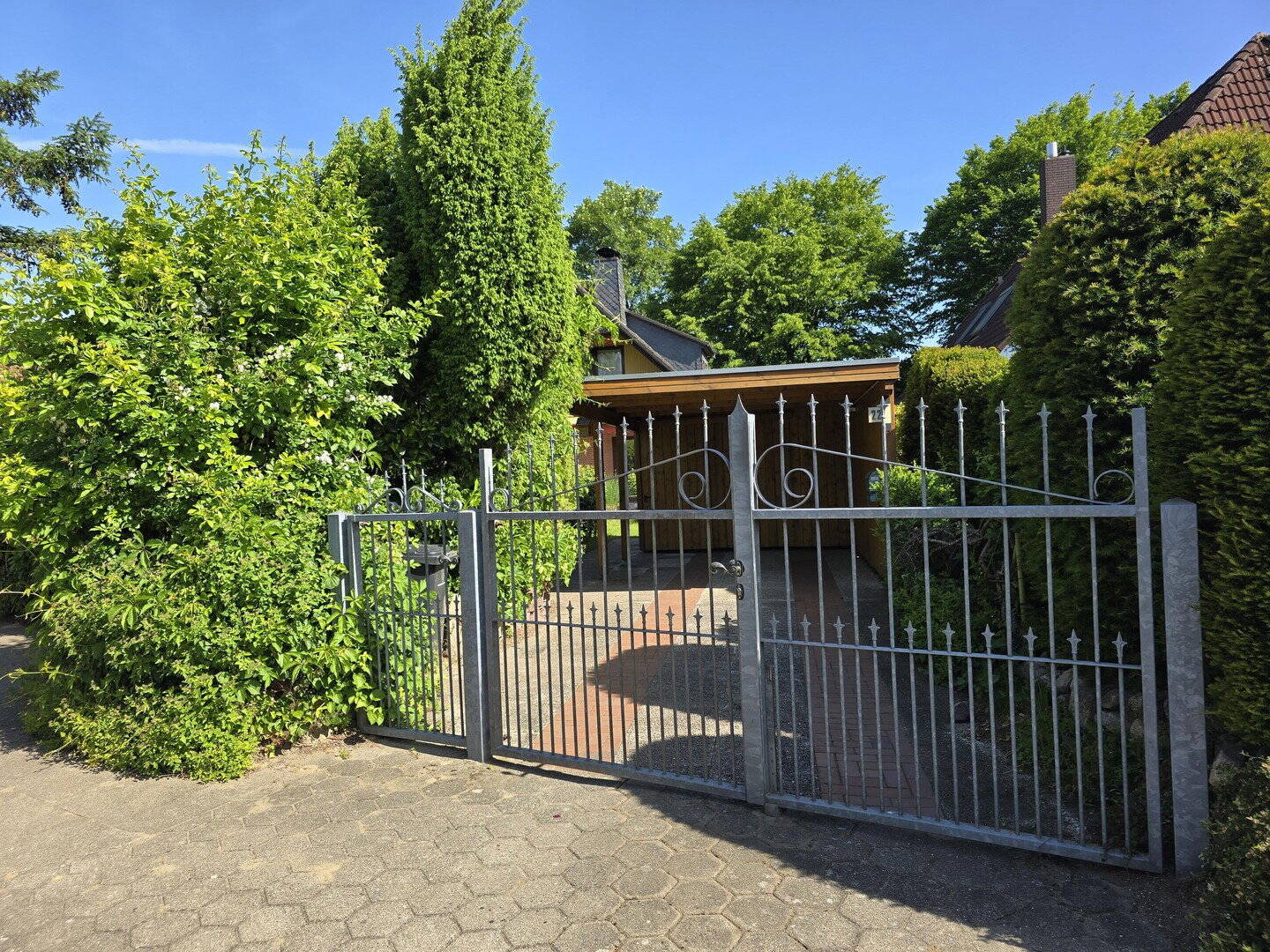 Freistehendes Einfamilienhaus mit Südgarten in ruhiger Lage von Hamburg-Volksdorf – Hamburg – Vorschaubild 2