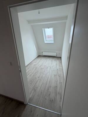 helle neu renovierte 3 Zimmer Wohnung in Stuttgart West zu vermieten – 70193 Stuttgart – Vorschaubild 9