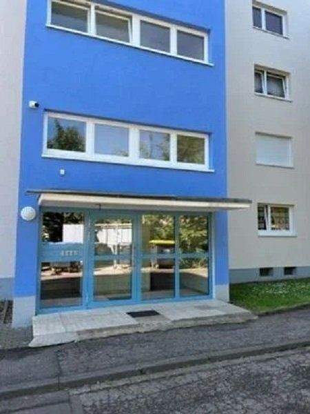 Wunderbarer Weitblick v. gr. Balkon/Loggia, Vermietete 3,5-Zim-ETW m. Pkw-Stellplatz, in zentr. Lage in Bergheim KP.: 139.800,-. – Bergheim – Vorschaubild 2