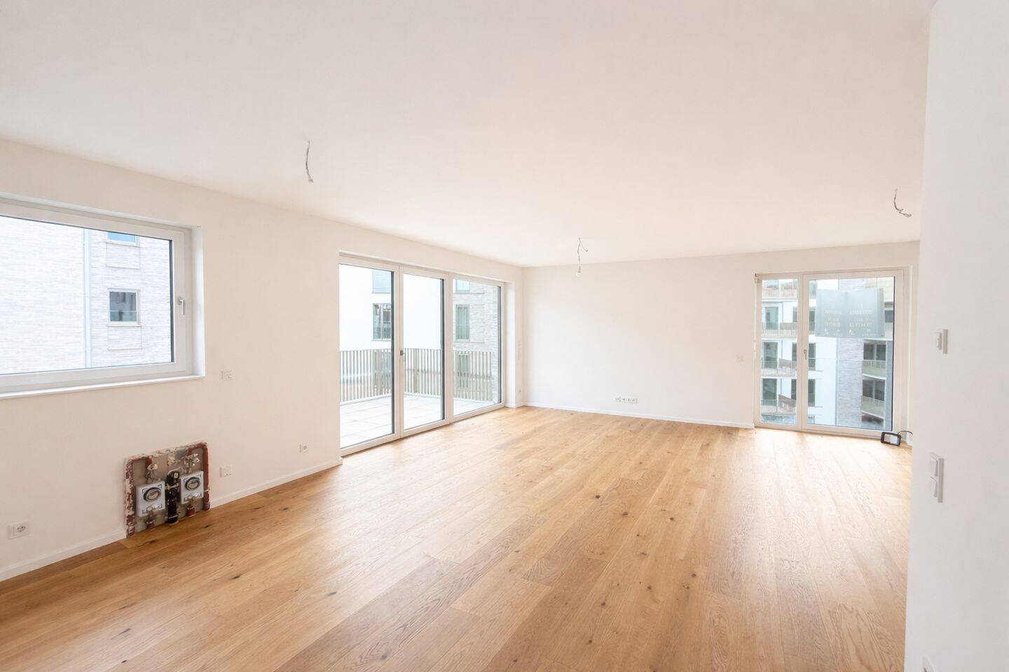 Moderne 4-Raum-Wohnung mit Südwest-Balkon – Düsseldorf – Vorschaubild 3