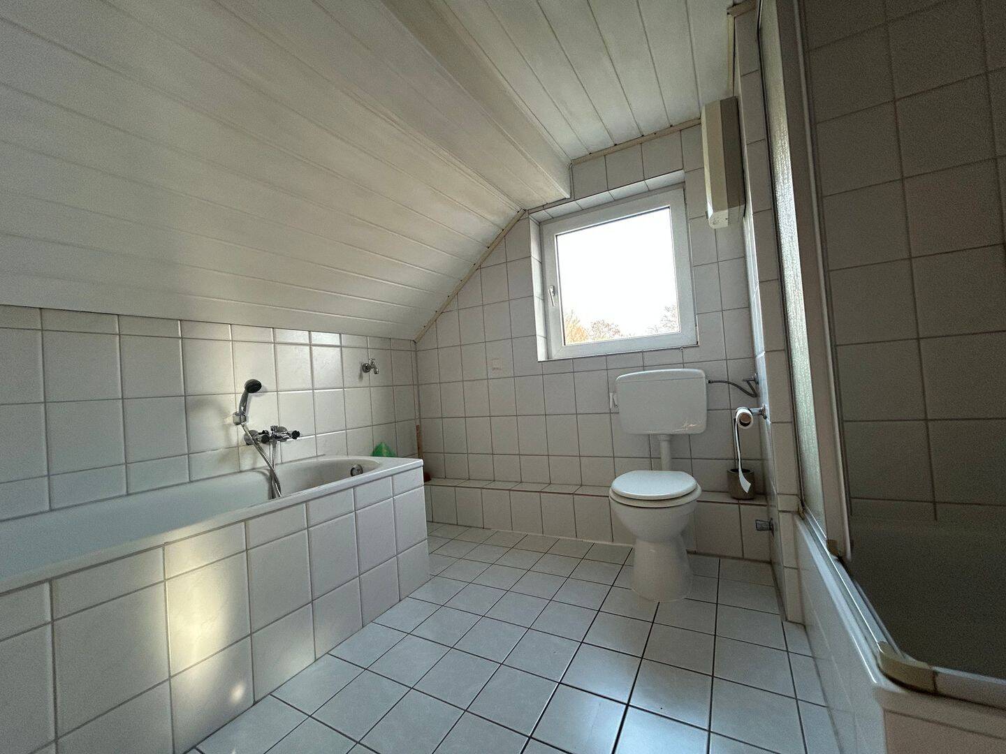 Helle DG-Wohnung sucht nette Mieter – Bochum – Vorschaubild 9