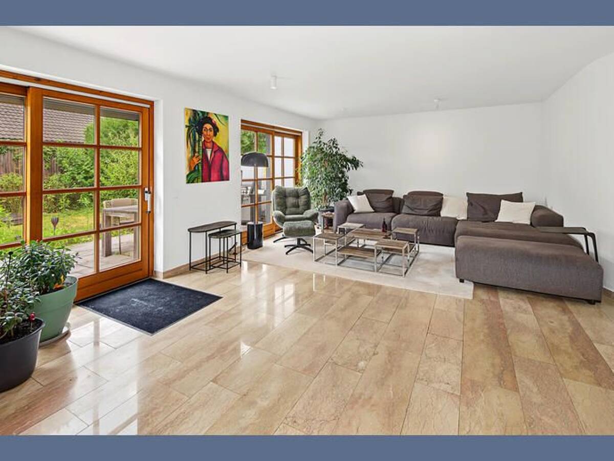 Möbliert: Familienfreundliches 4-Zimmer Haus in Waldtrudering – 81827 München – Bild 1 von 9
