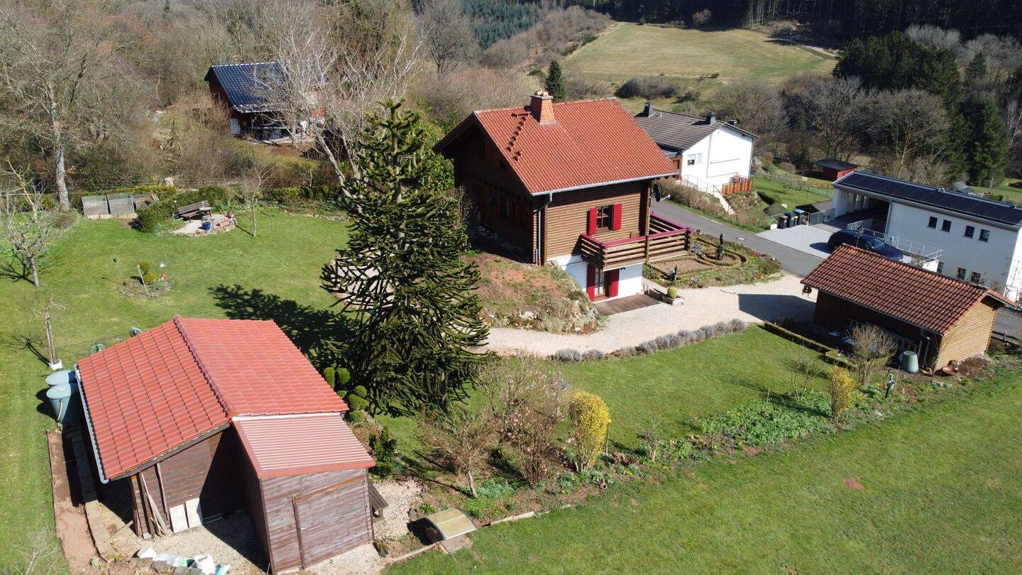 Ferienhaus & Kapitalanlage: Holzblockhaus mit Studio inkl. Inventar in der Vulkaneifel – Kopp – Vorschaubild 4