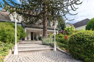 Red-Carpet-Flair in Heisinger Bestlage