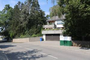 Exklusives Einfamilienhaus auf großem, terrassenförmig angelegtem Grundstück mit traumhaftem Ausblick in einzigartiger Lage von Fürth Vach – 90768 Fürth – Vorschaubild 1