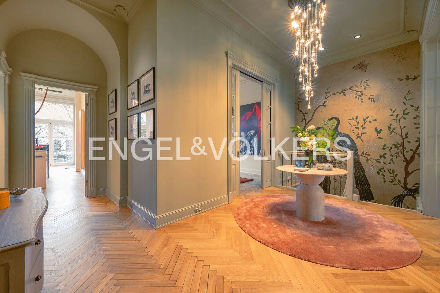 Stilvolle Traumwohnung mit eigenem Garten in erstklassigem Zustand. – Hamburg – Bild 1 von 8
