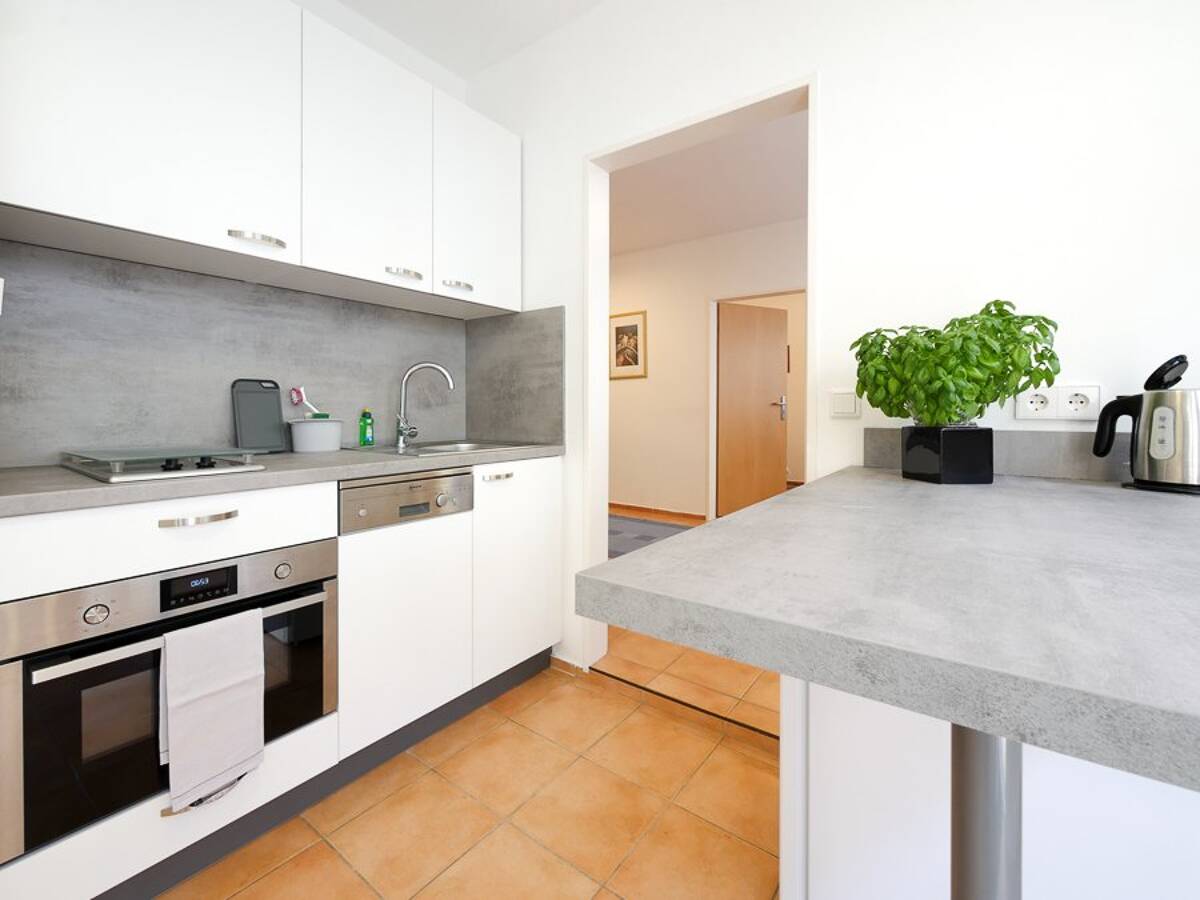 ruhige 2-Zimmer-Wohnung in Stuttgart-Münster - WOHNEN AUF ZEIT _ – 70376 Stuttgart – Bild 1 von 9