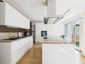 Perfekt für die Familie: Traumhafte DHH mit großzügigem Garten und Garage