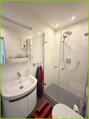 Modernisierte 3-Zimmer-Wohnung mit großzügigem Wohnbereich und sonniger Loggia in Hamm-Mitte! – 59065 Hamm – Vorschaubild 3
